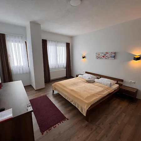 Bed & Breakfast Casa Leone Hotel&restaurant Popova Shapka