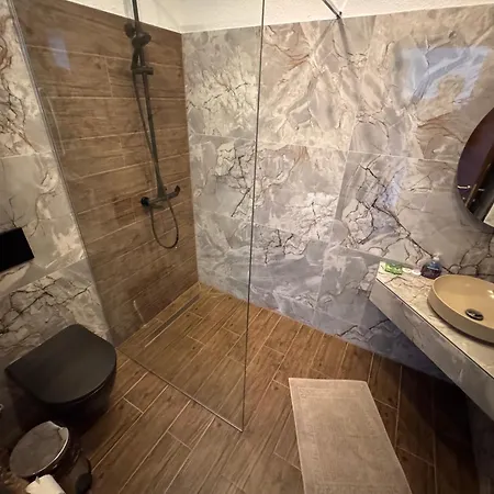 Bed & Breakfast Casa Leone Hotel&restaurant Popova Shapka